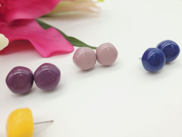 unregelmäßige Pastell Ohrstecker